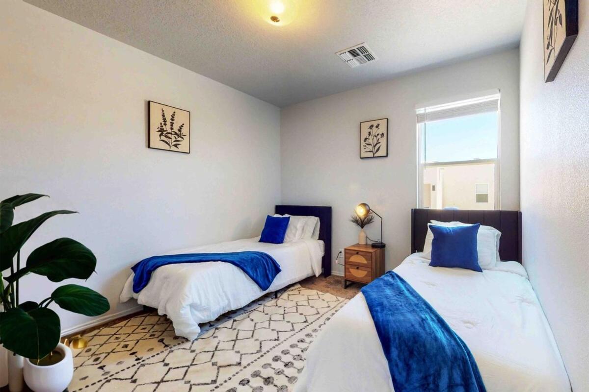Modern Home 3Br Next To Airport, Netflix, Casino Albuquerque Exterior photo
